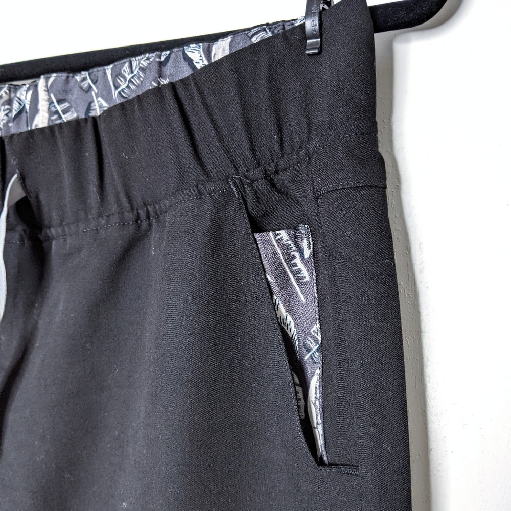 FIGS Tema Performance Wide Leg Cargo Scrubs Pants - Picture 7 of 12